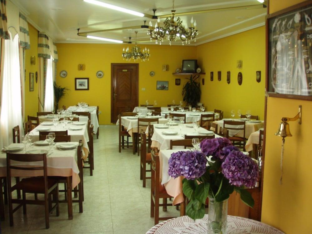 Hostal Restaurante La Cepa Cariño Exterior foto